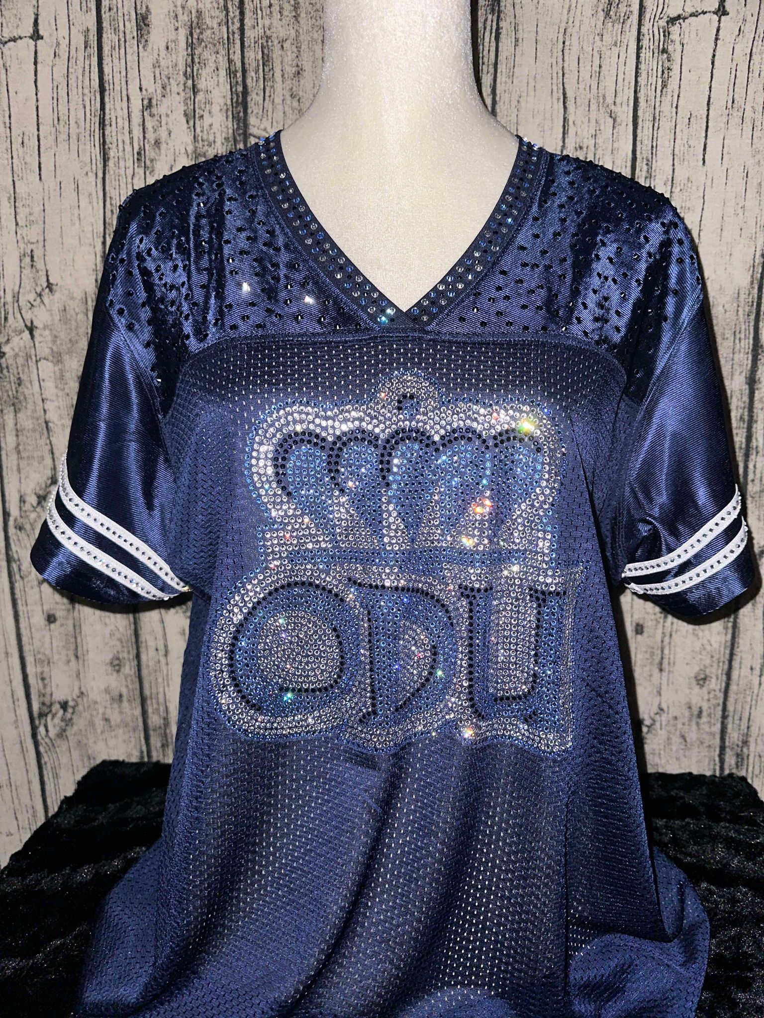 football jersey dress pattern Flipping a football jersey into a dress. Go chiefs!! | jersey dress