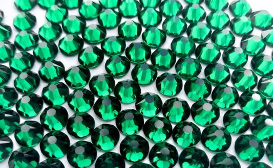 luxe_glass stone in emerald green color rhinestones sparkle bling