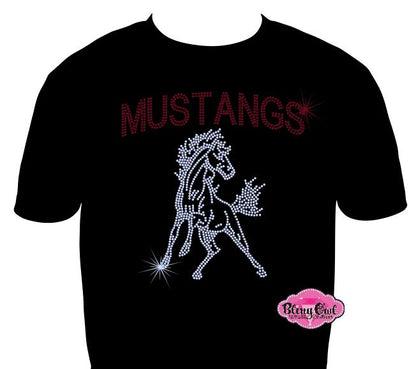 Mustang Large Curve Scoop Neck Tshirt Unisex