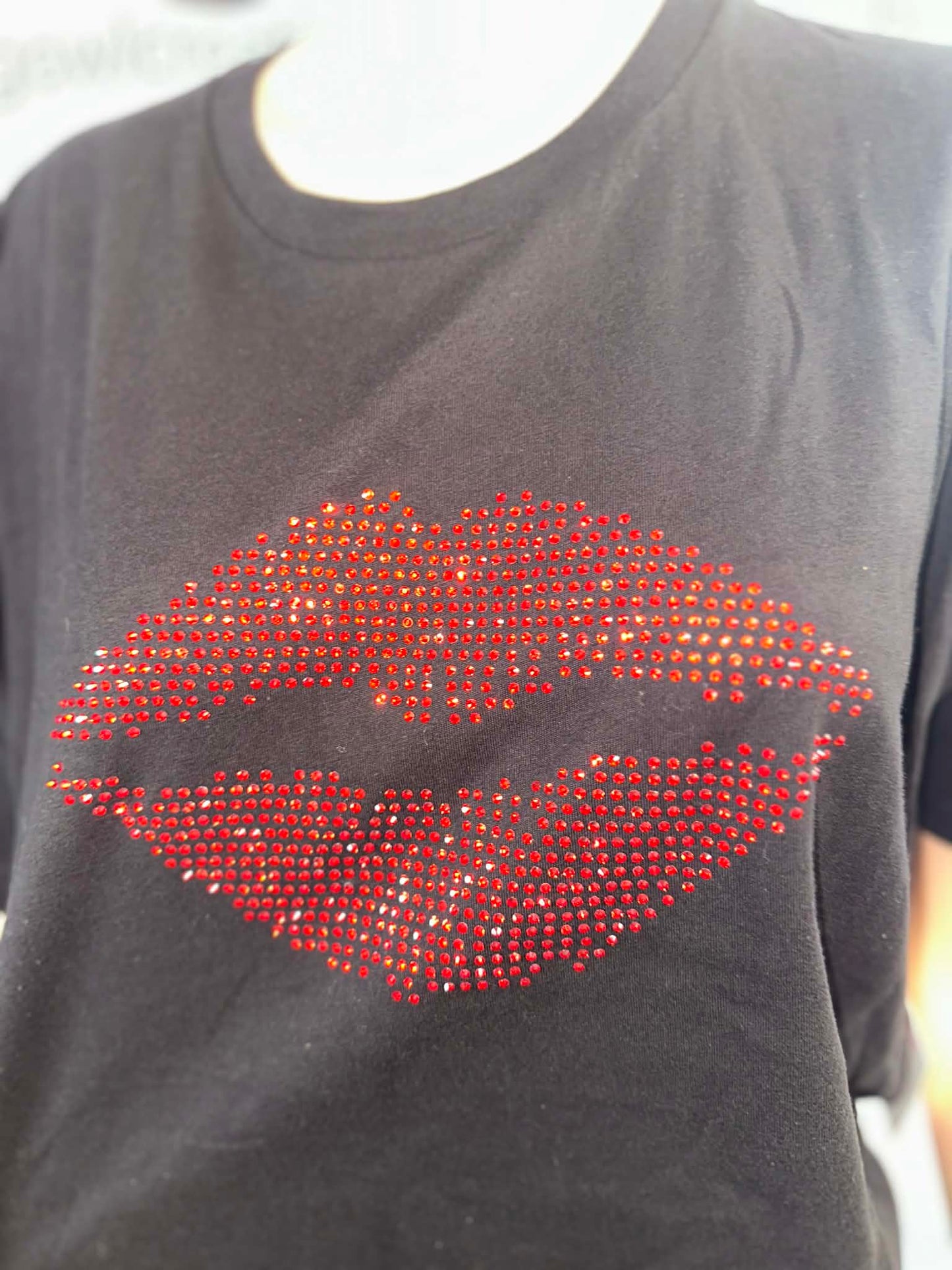 LIPS Unisex Tshirt (Sample)