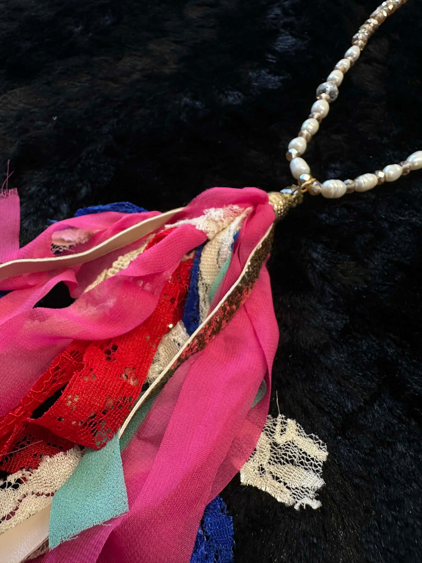 Tassle & Pearl Necklace Multi color