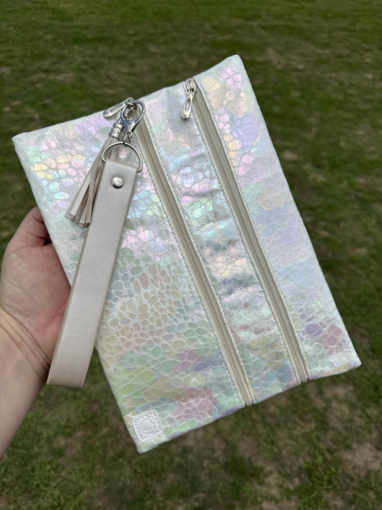 clutch_bag fashion_bag holographic_versi bag trendy_fashion_bag cute_clutch_bag fashion_and_function gift_ideas_for_her style_ootd